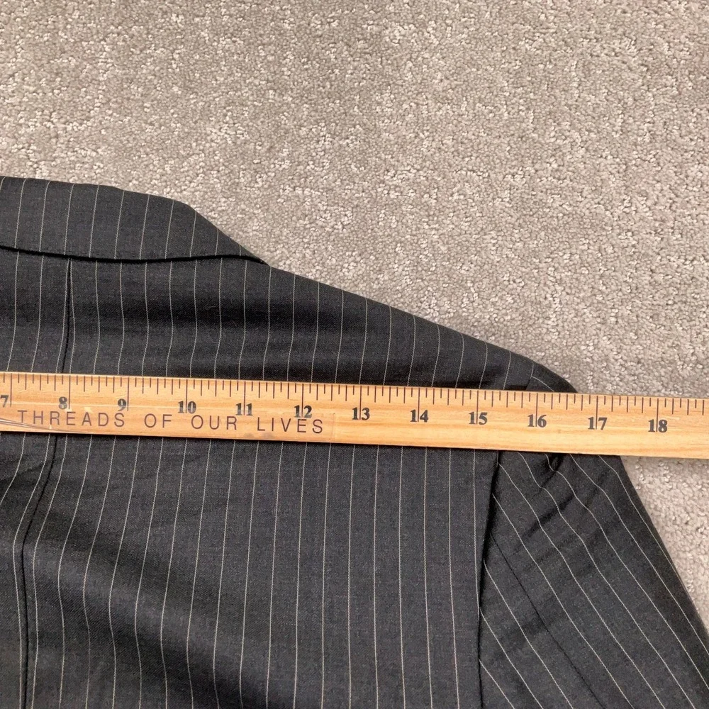 Hickey Freeman Suit Boys 37S 31W Charcoal Pinstripe Wool 2-Button
